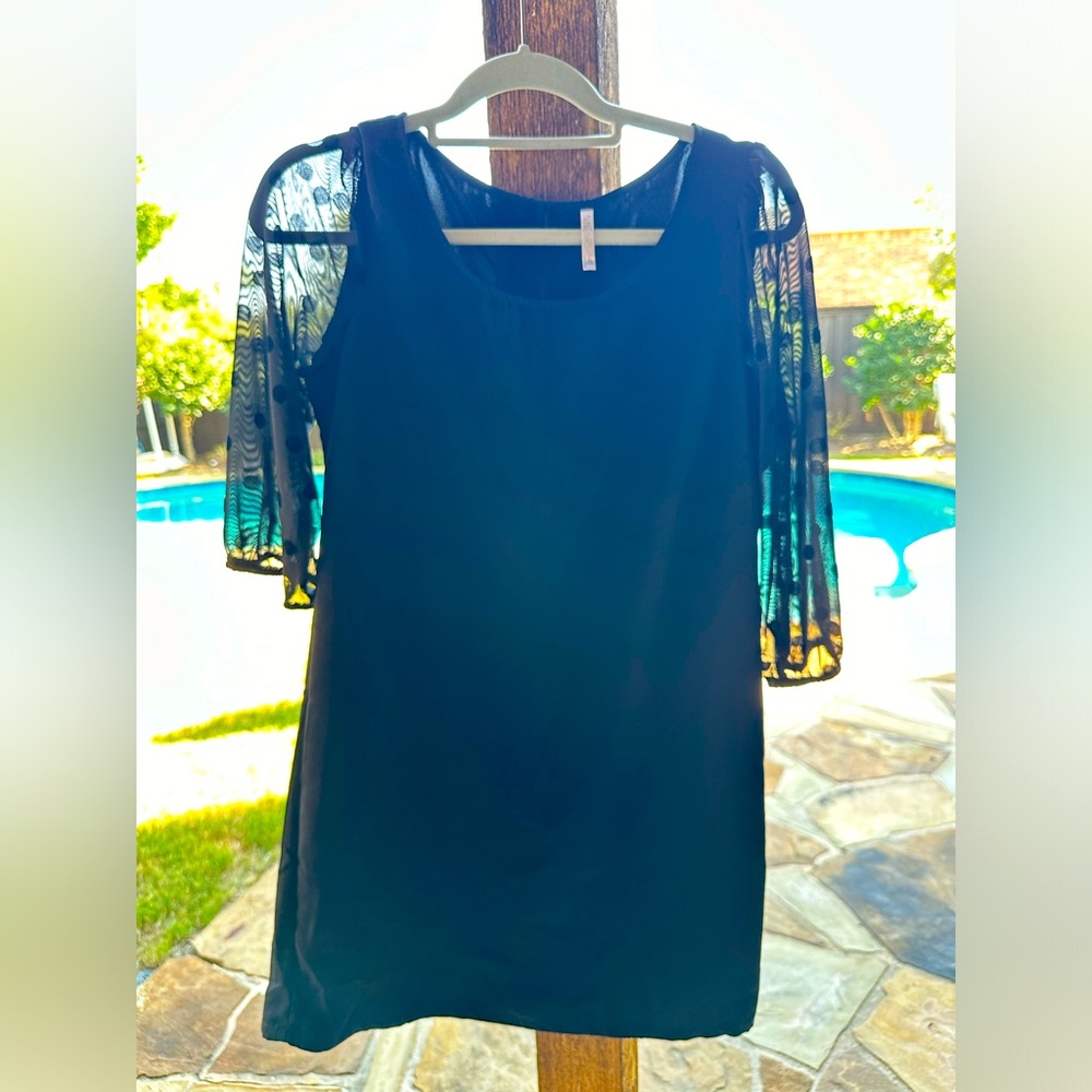 Boutique Ninebird Medium Classic Black Dress